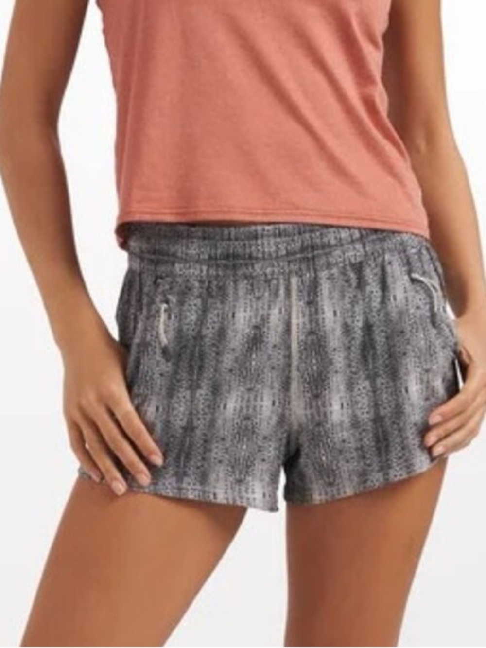 NWT Vuori dash shorts size XL